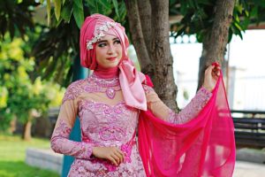 Jilbab Yang Cocok Untuk Baju Warna Pink - AN